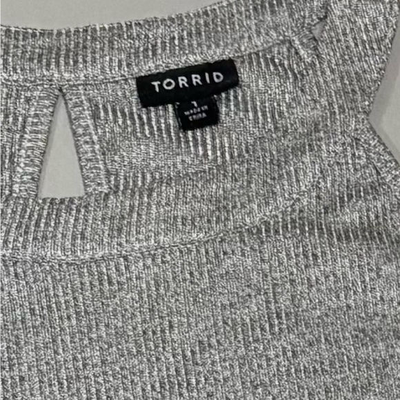 Torrid Ribbed metallic tank top - Picture 2 of 3